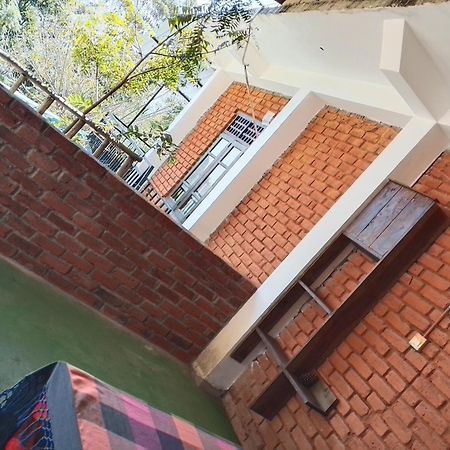 Apurvi Homestay Ella Ngoại thất bức ảnh