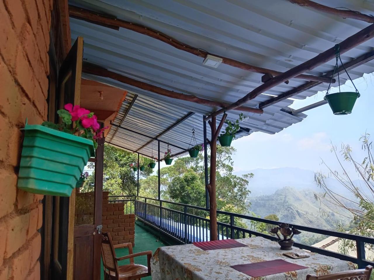 Apurvi Homestay Ella Ngoại thất bức ảnh