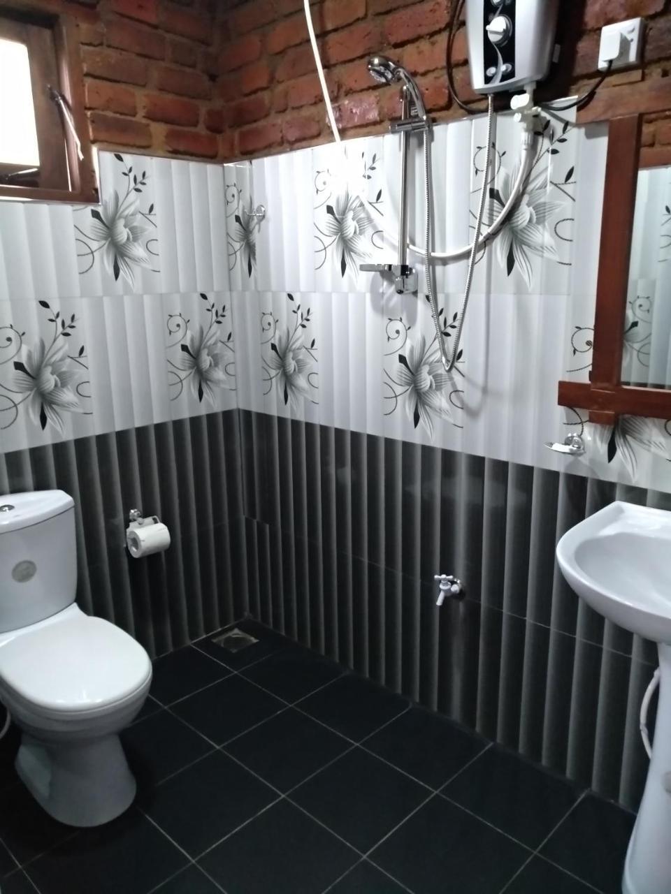 Apurvi Homestay Ella Ngoại thất bức ảnh